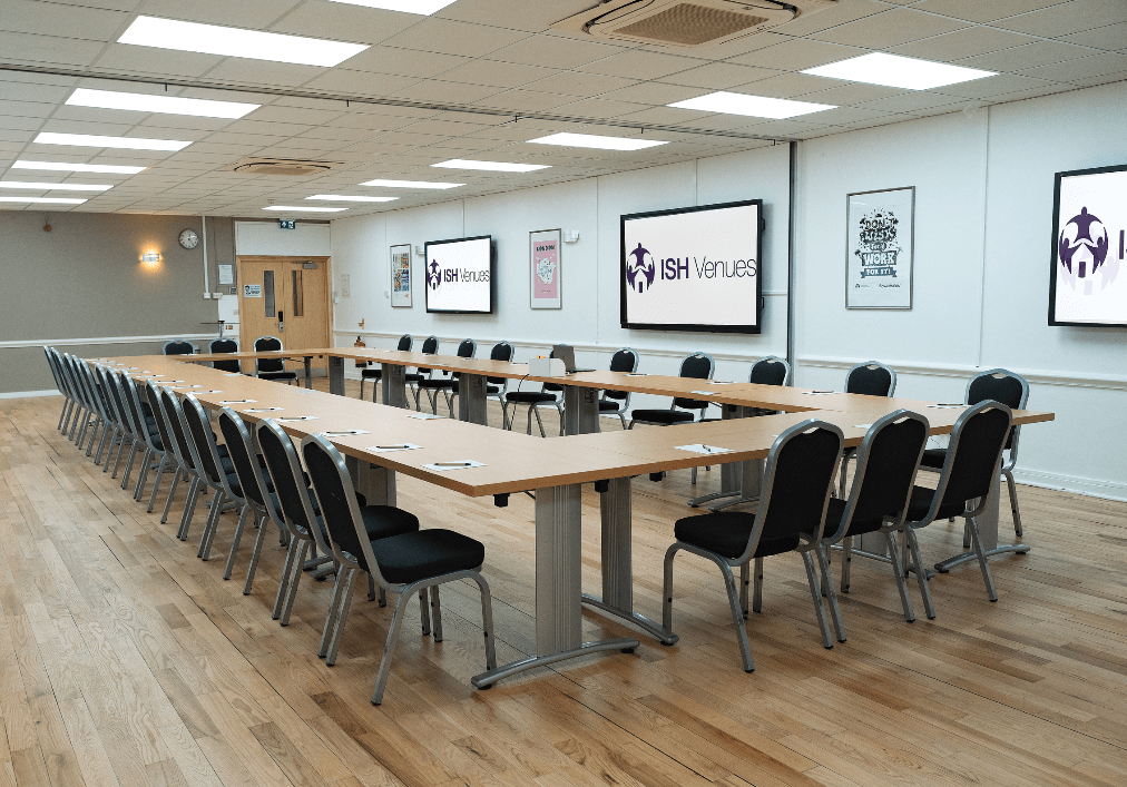 Grand 112m² London event hall offering a spacious, high-capacity setup optimized for large-scale corporate conferences.