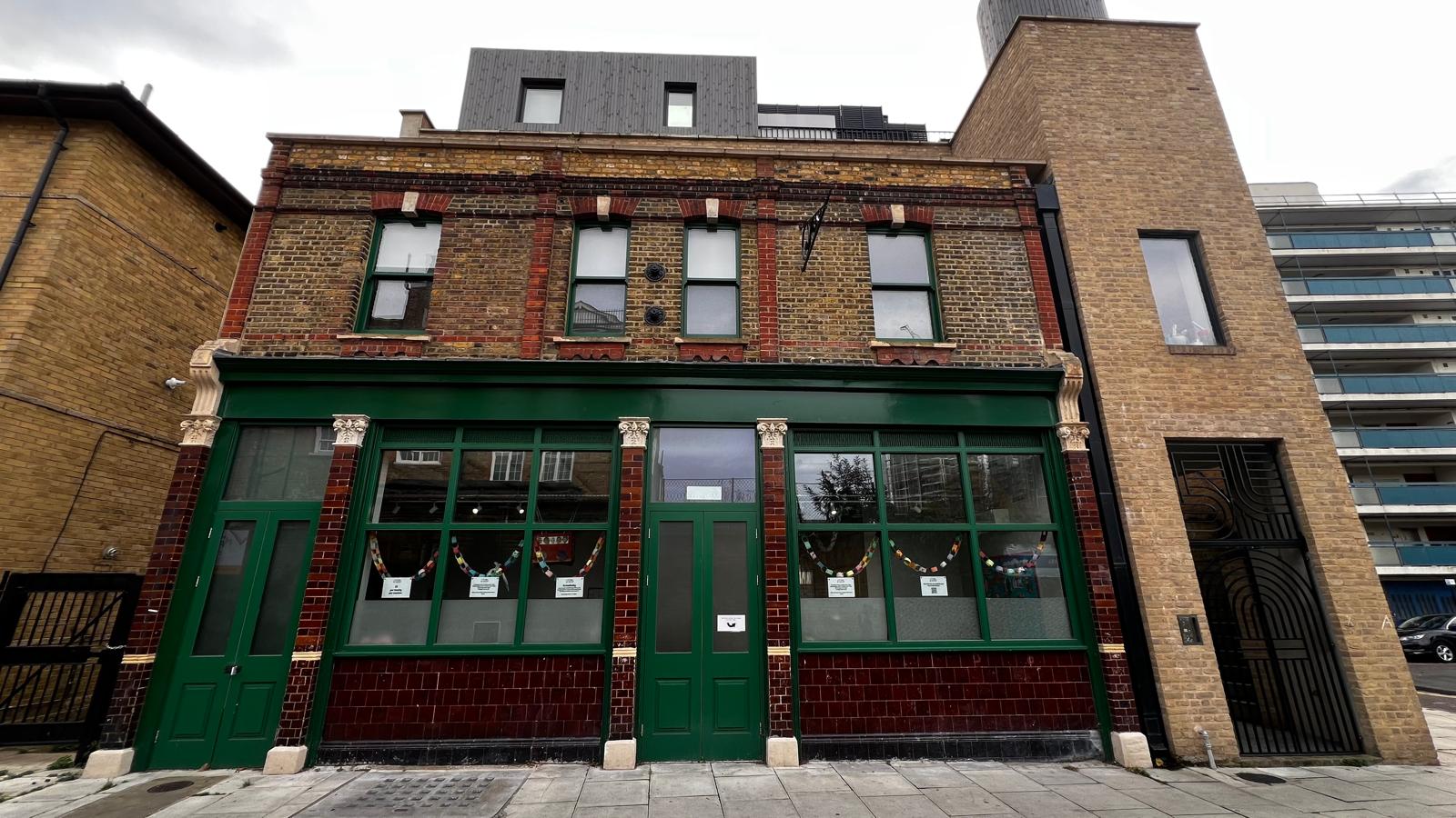 Exterior of the Ivy Street Family Centre in Islington, London, a community venue available for hire for kids parties and family events.