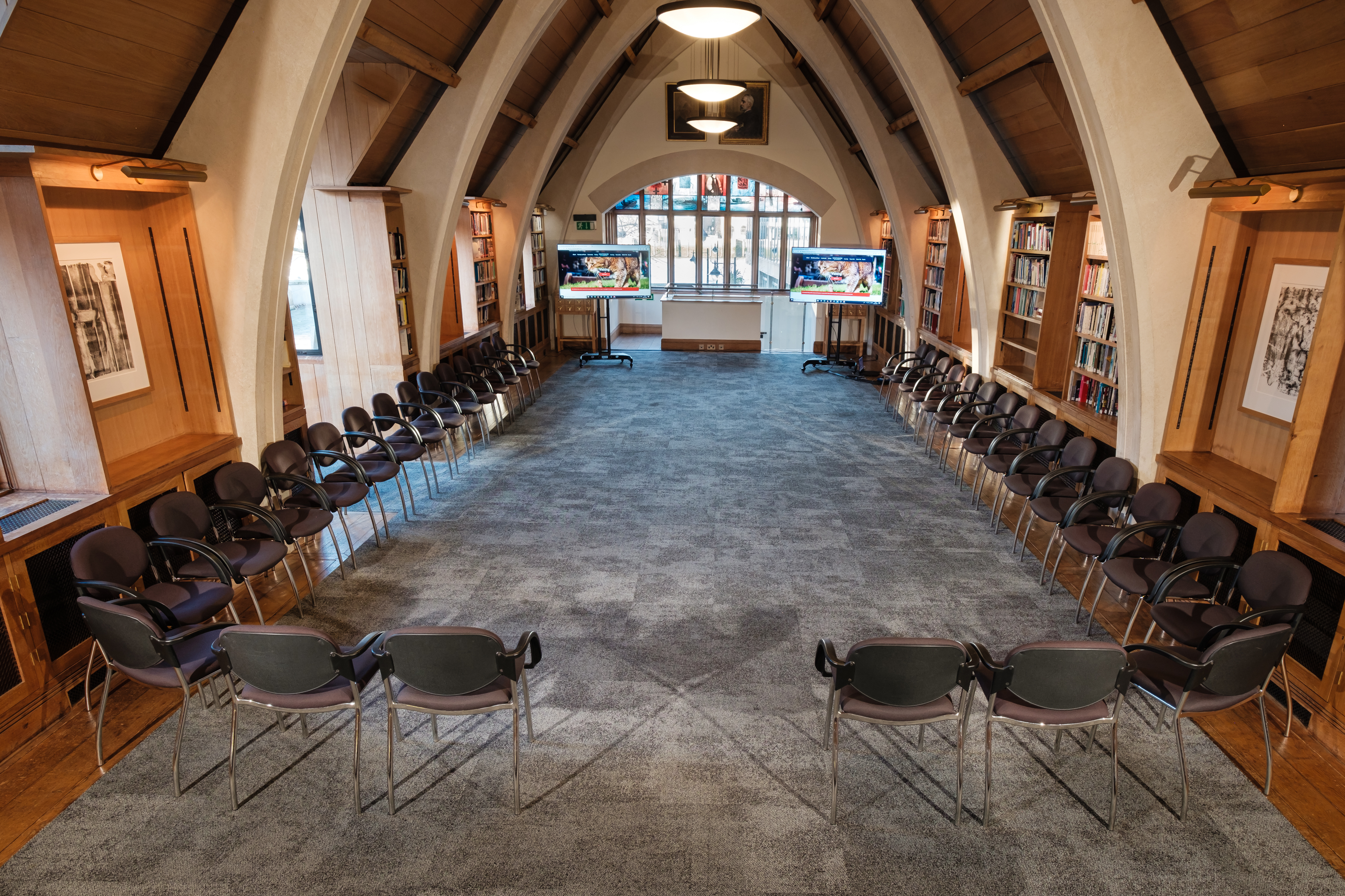 Book the Garry Weston Library via Conveenie for stylish, versatile event space in the heart of London Bridge